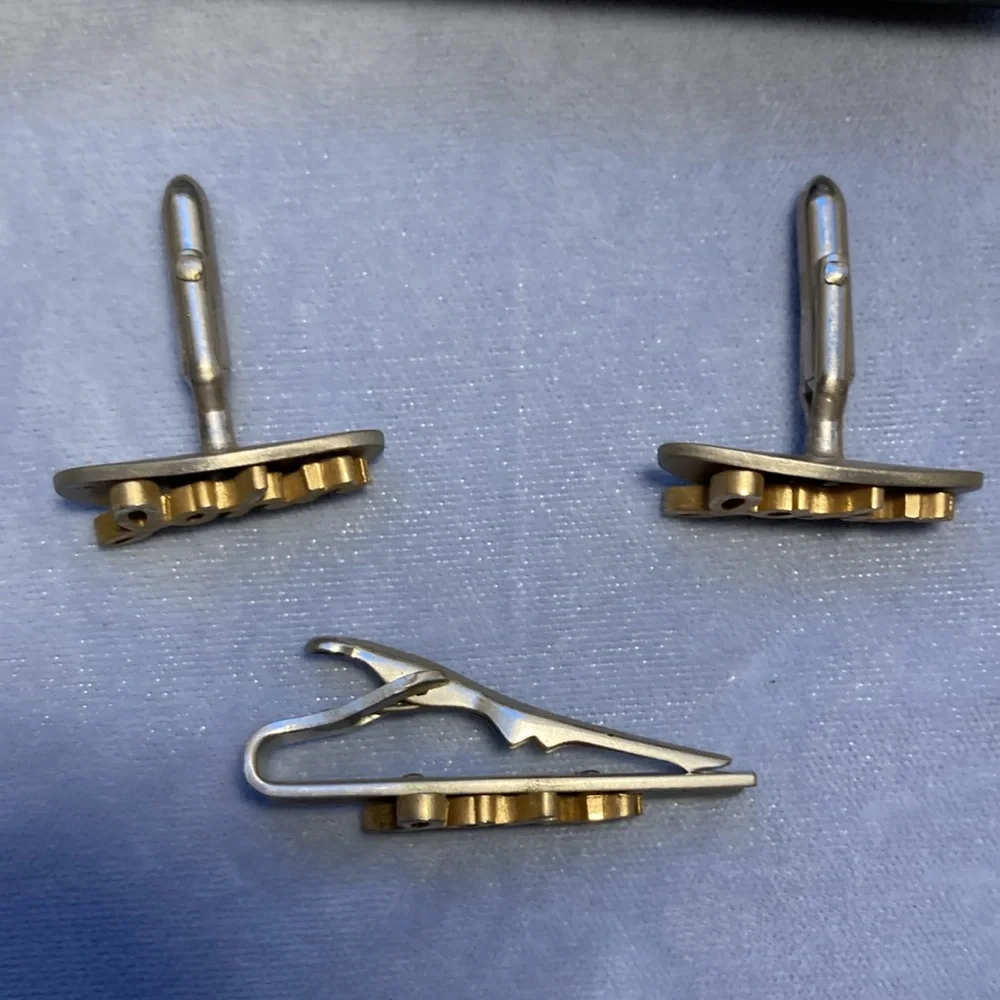 Swank Cufflinks and Tie Clip Set John gold silver